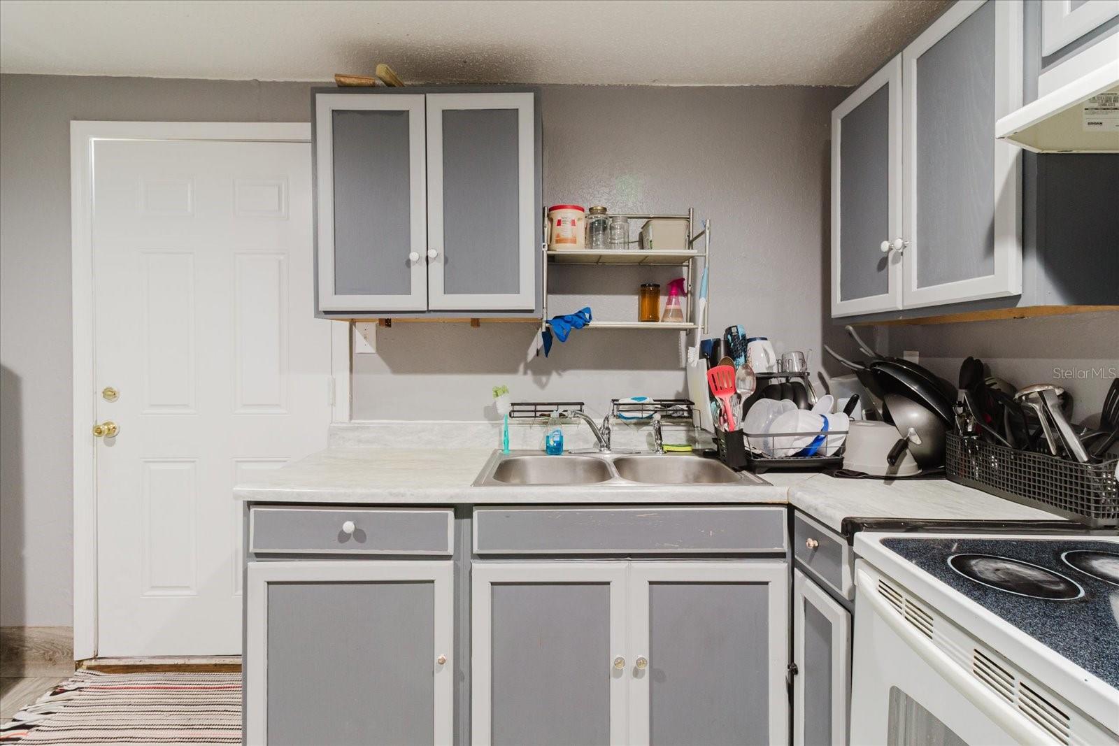 Image 49 of 70 For 2006 Stuart Street