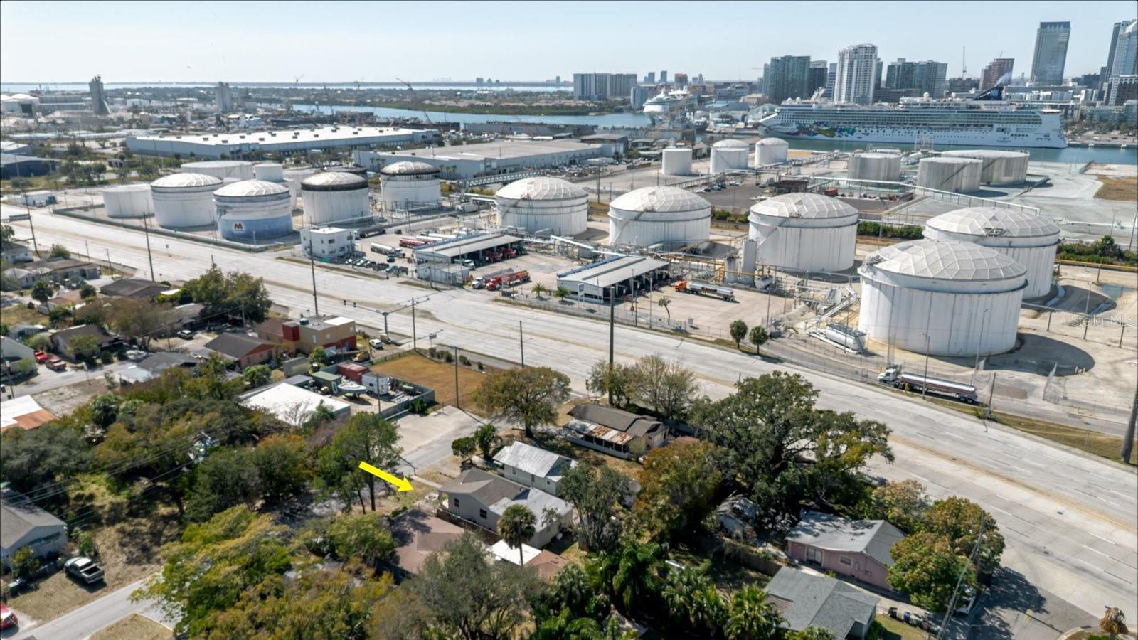 Image 53 of 70 For 2006 Stuart Street