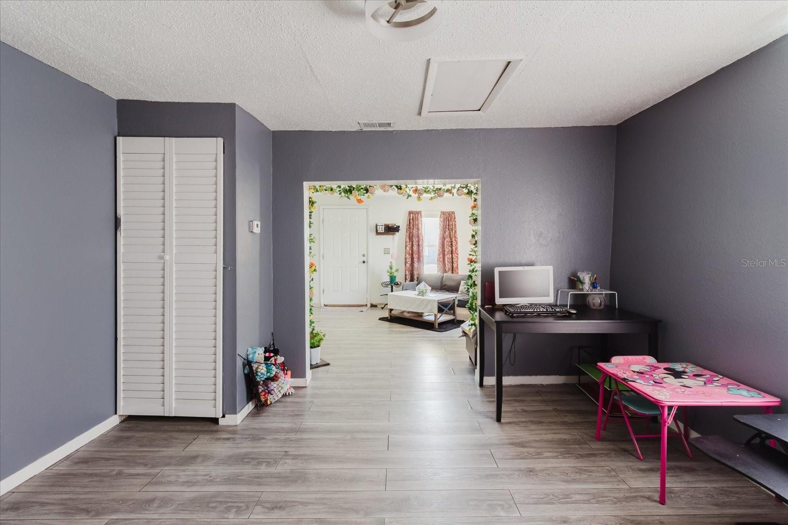 Image 7 of 70 For 2006 Stuart Street