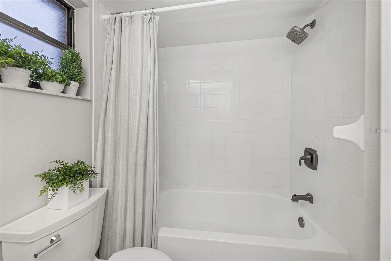 Image 21 of 53 For 235 Woods Landing Trail 235