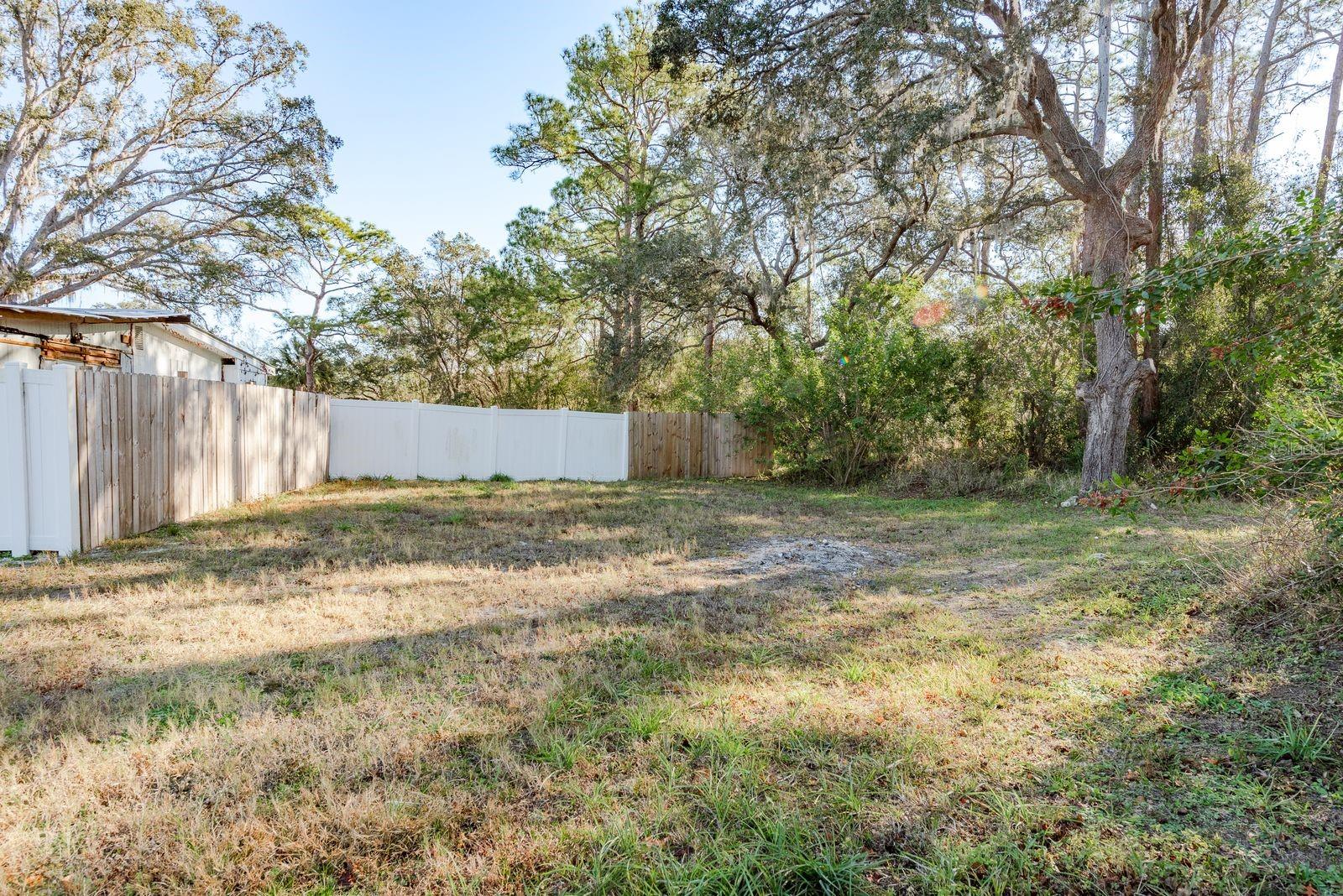 Image 16 of 42 For 9501 Bonnet Lake Drive