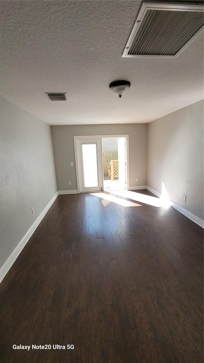 Image 11 of 20 For 801 Osborne Avenue