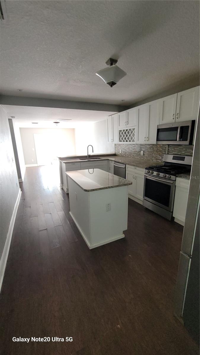 Image 9 of 20 For 801 Osborne Avenue