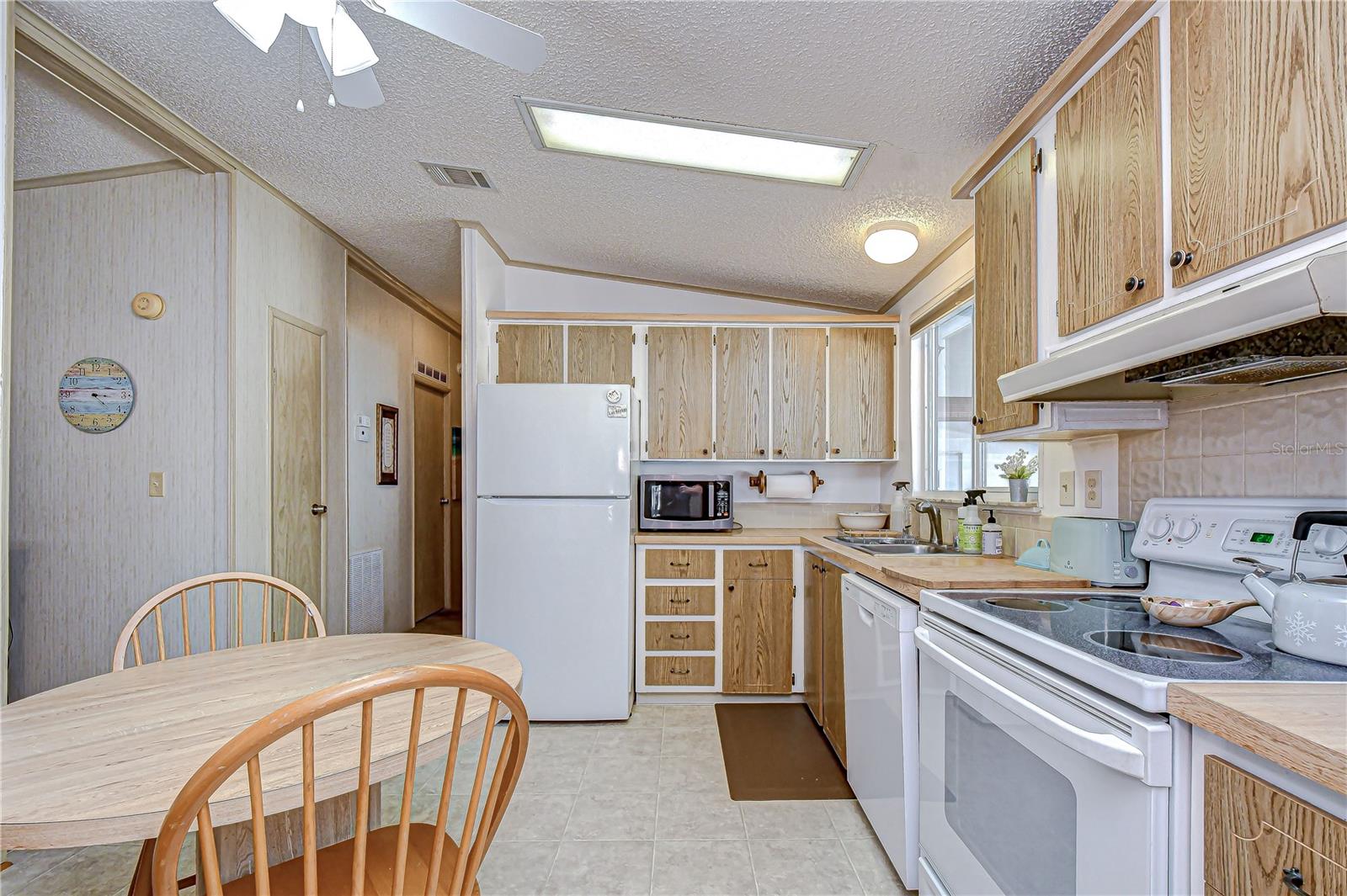 Image 16 of 45 For 4843 Blanco Drive