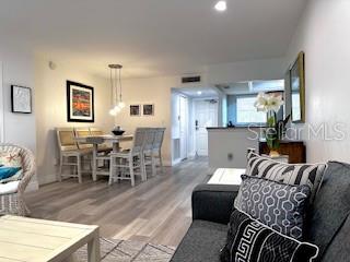 Image 20 of 87 For 5108 Brittany Drive S 204