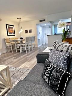 Image 24 of 87 For 5108 Brittany Drive S 204