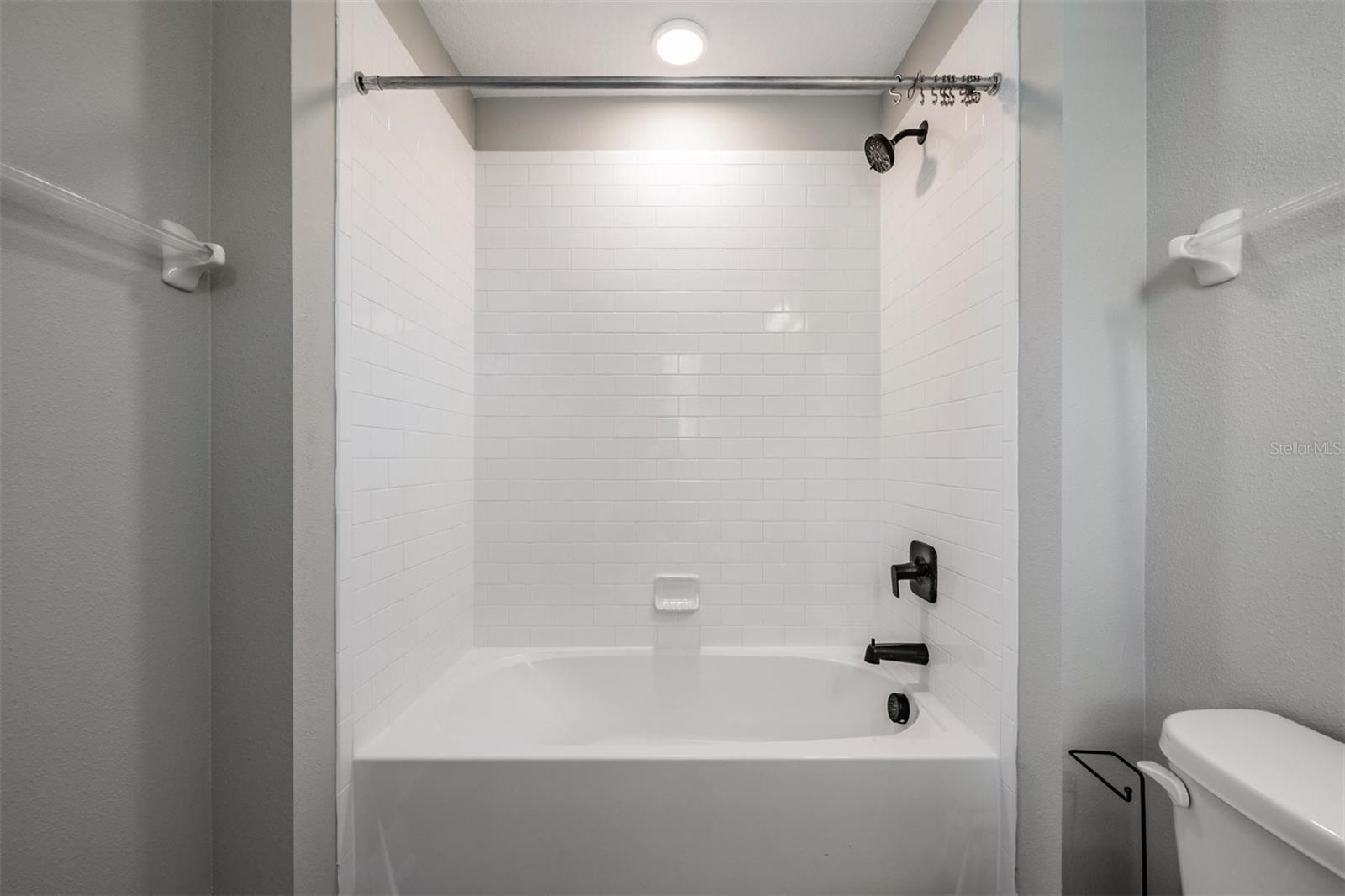 Image 39 of 61 For 33115 Sycamore Leaf Drive