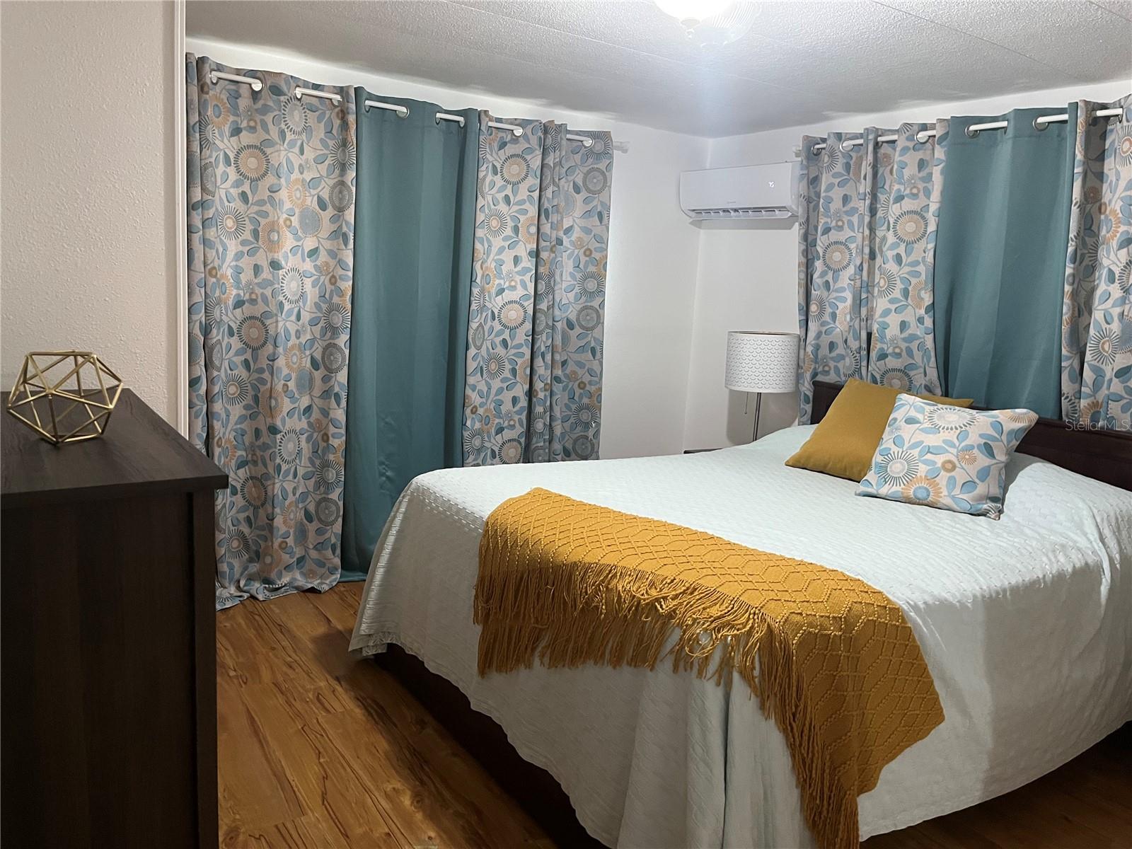 Image 5 of 11 For 1509 23rd Avenue W