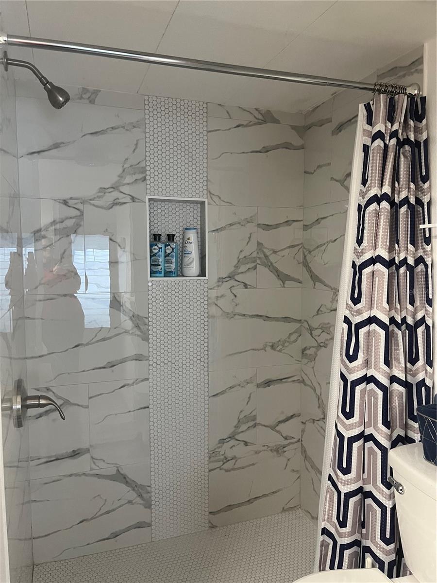 Image 8 of 11 For 1509 23rd Avenue W