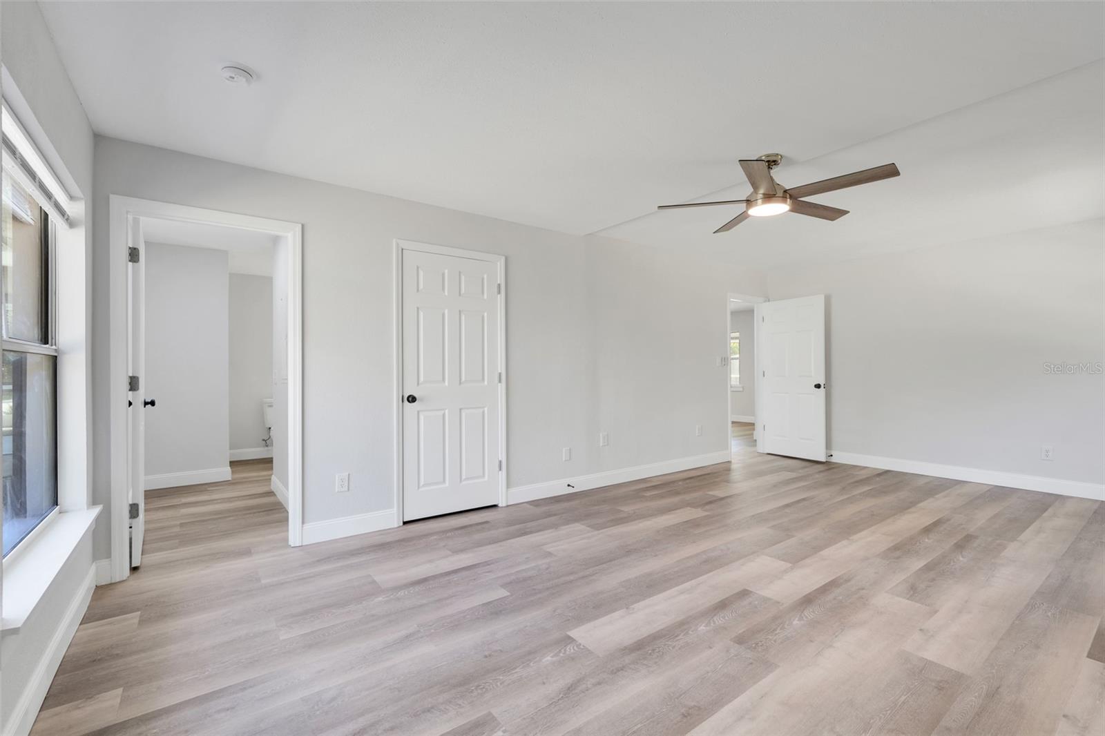 Listing photo id 8 for 311 Griffin View Drive