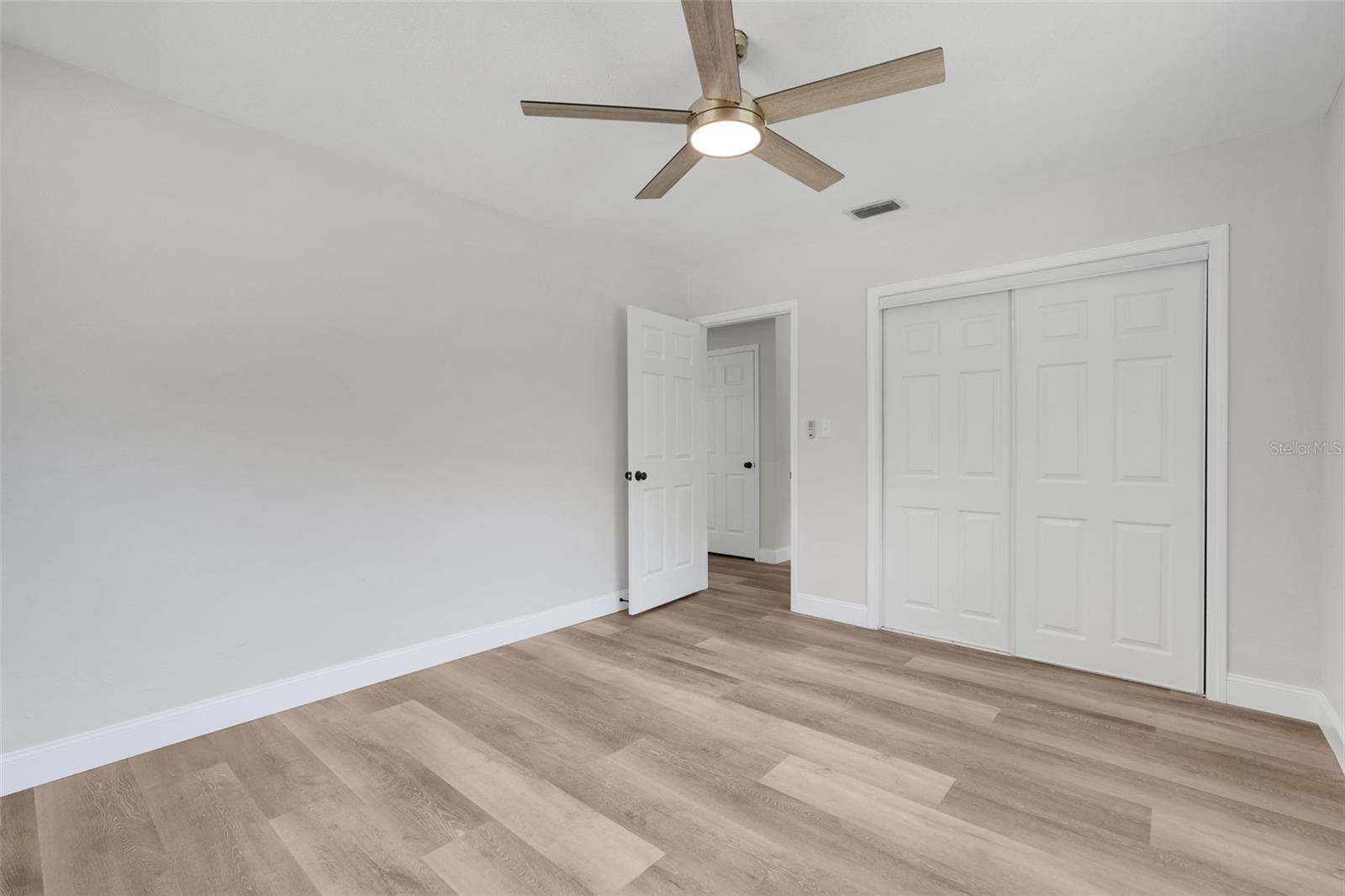 Listing photo id 13 for 311 Griffin View Drive