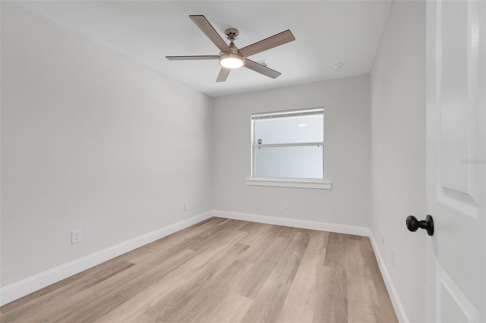 Listing photo id 16 for 311 Griffin View Drive