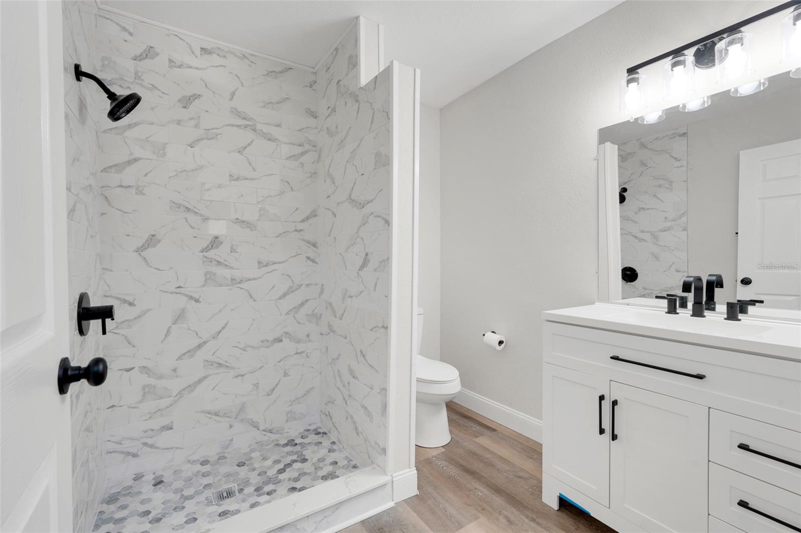 Listing photo id 17 for 311 Griffin View Drive