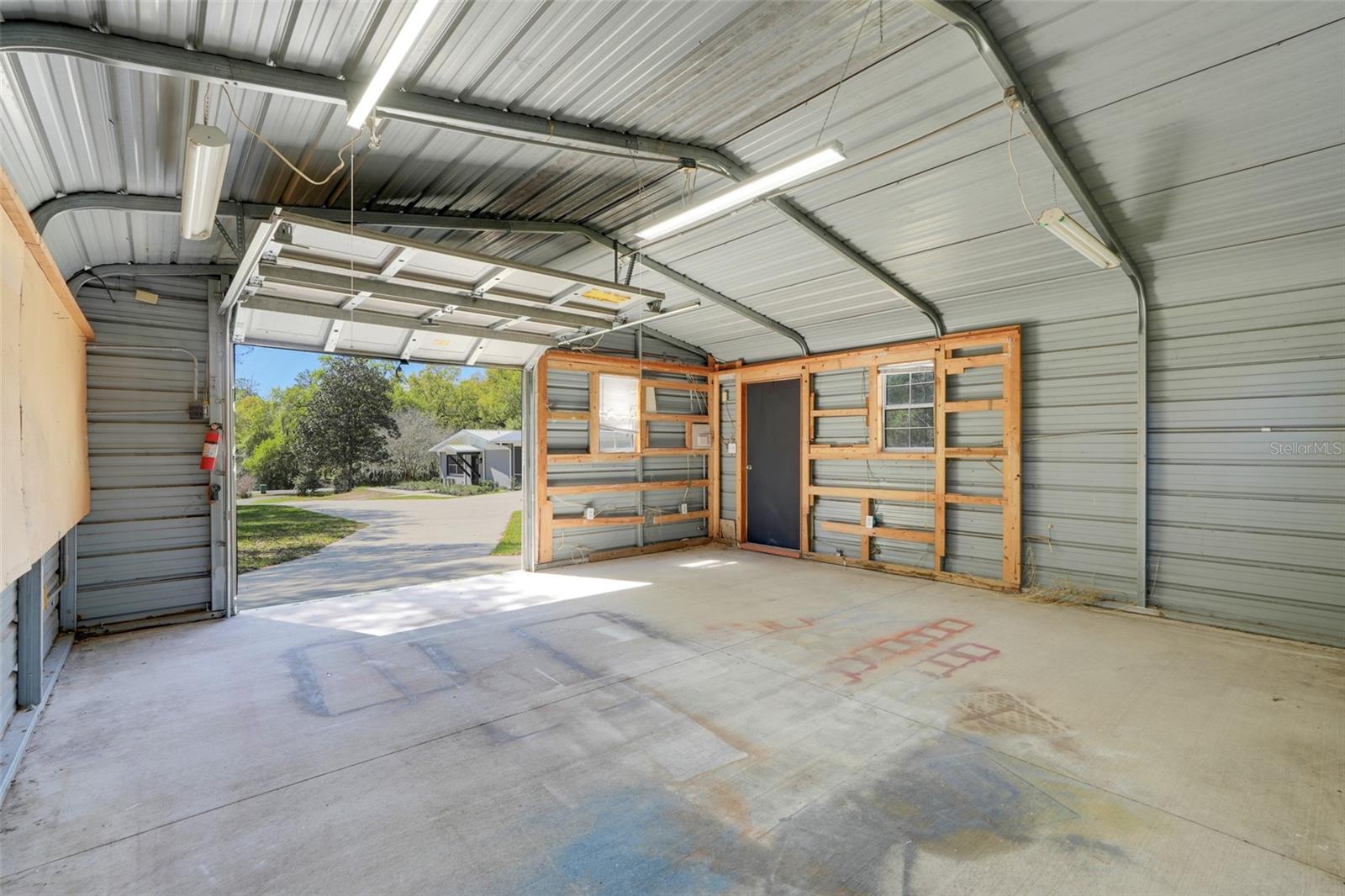 Listing photo id 25 for 311 Griffin View Drive