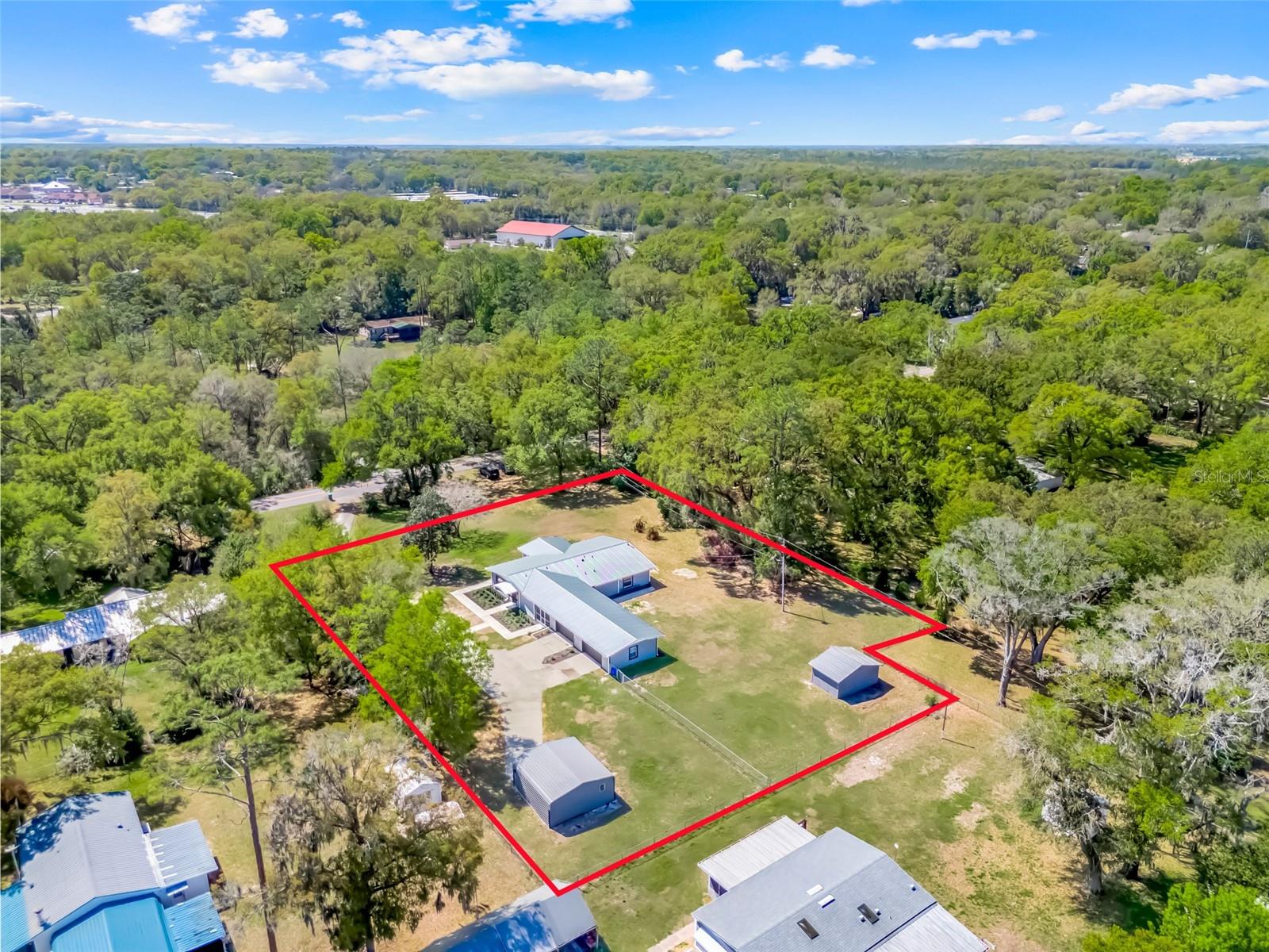 Listing photo id 31 for 311 Griffin View Drive