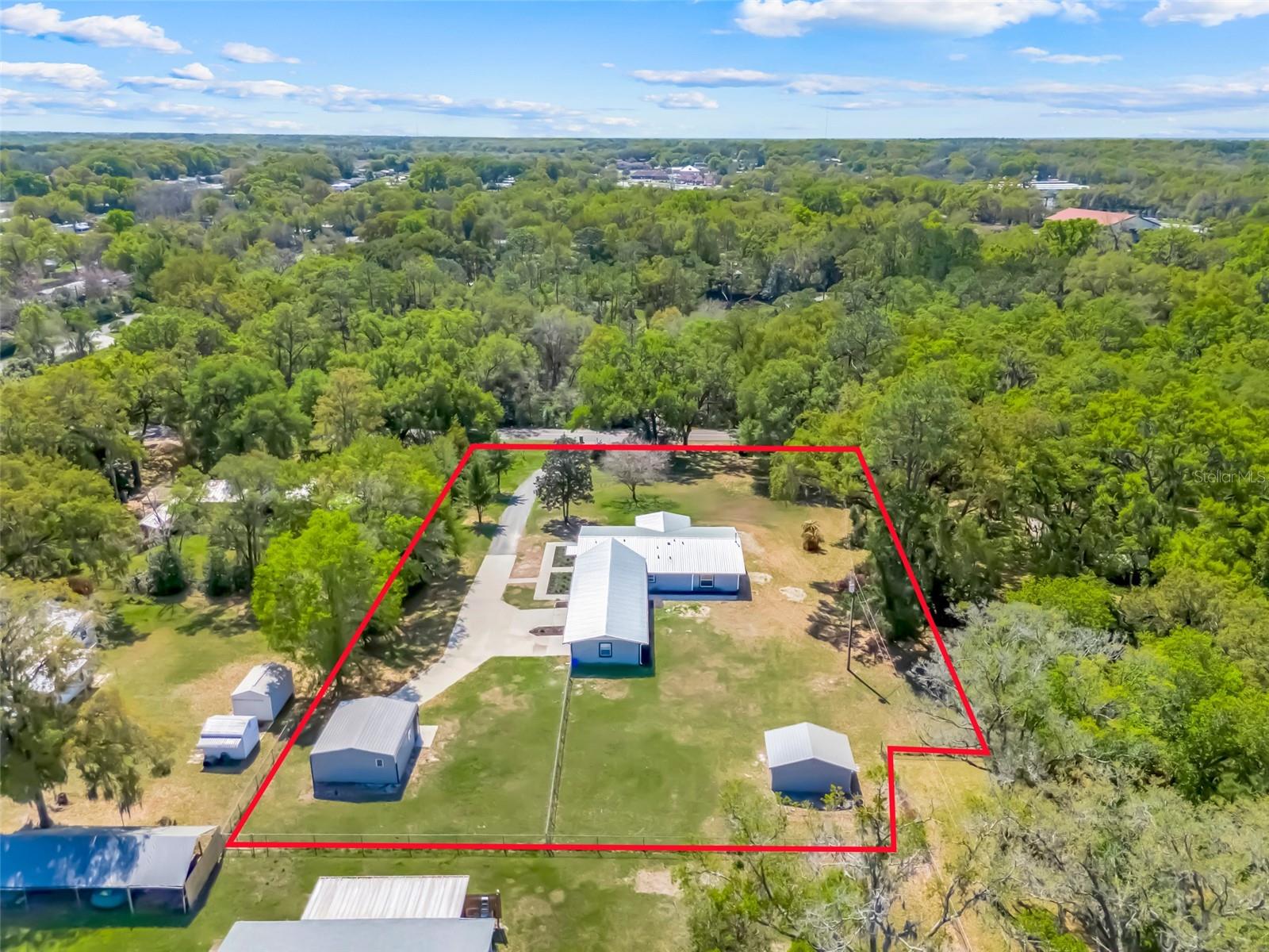 Listing photo id 32 for 311 Griffin View Drive