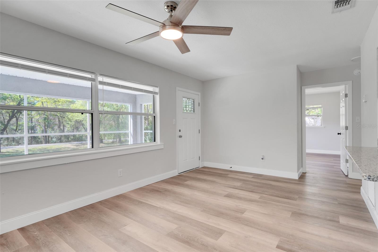 Listing photo id 4 for 311 Griffin View Drive