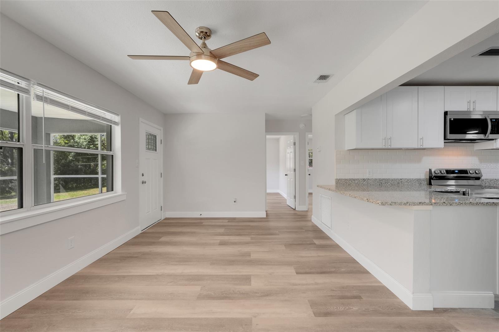 Listing photo id 5 for 311 Griffin View Drive