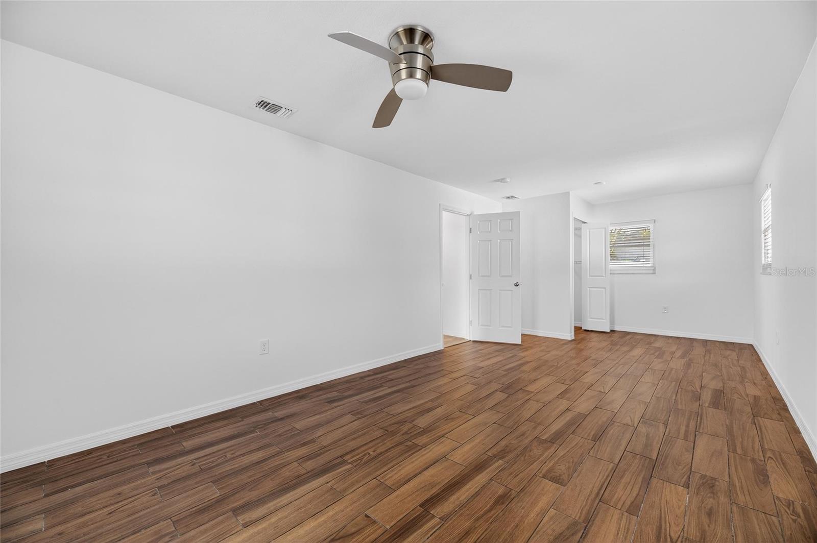 Image 19 of 49 For 8050 Carolyn Street Ne