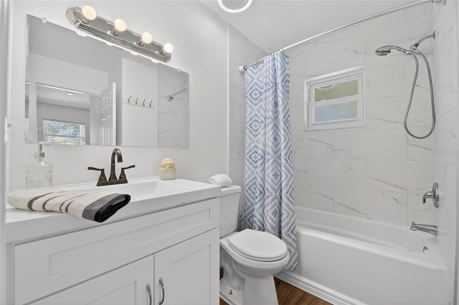 Image 24 of 49 For 8050 Carolyn Street Ne