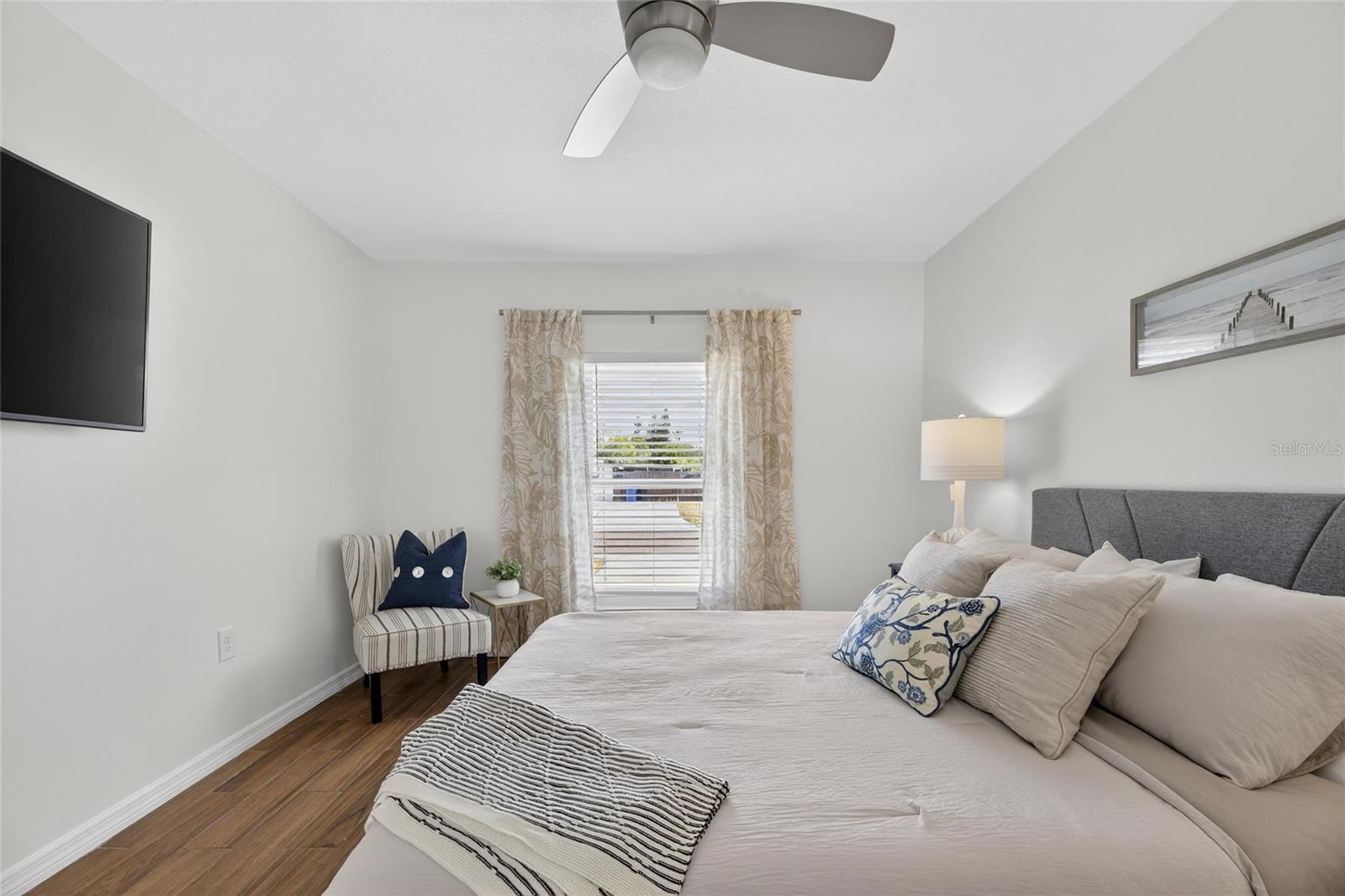 Image 32 of 49 For 8050 Carolyn Street Ne