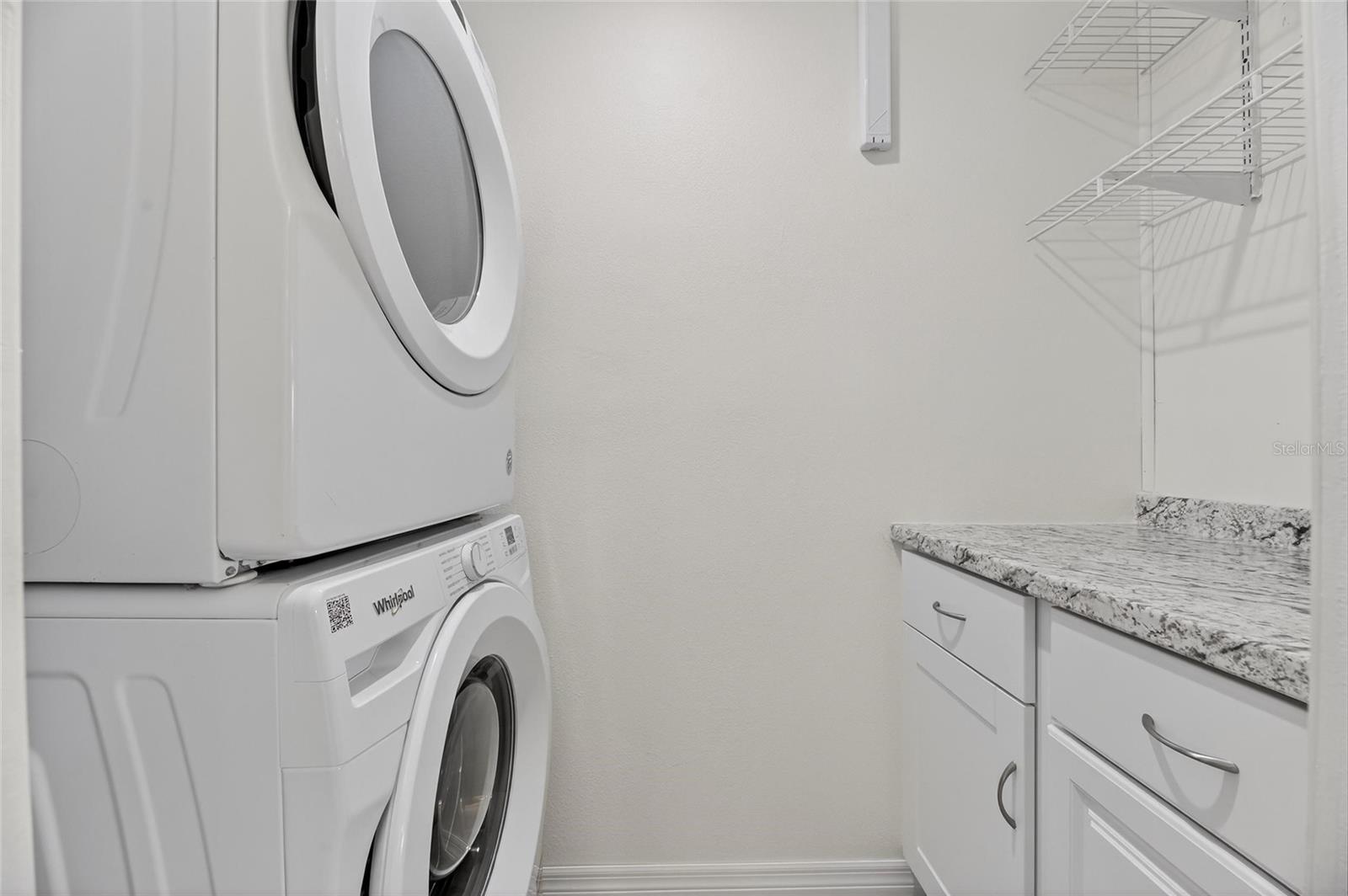 Image 37 of 49 For 8050 Carolyn Street Ne