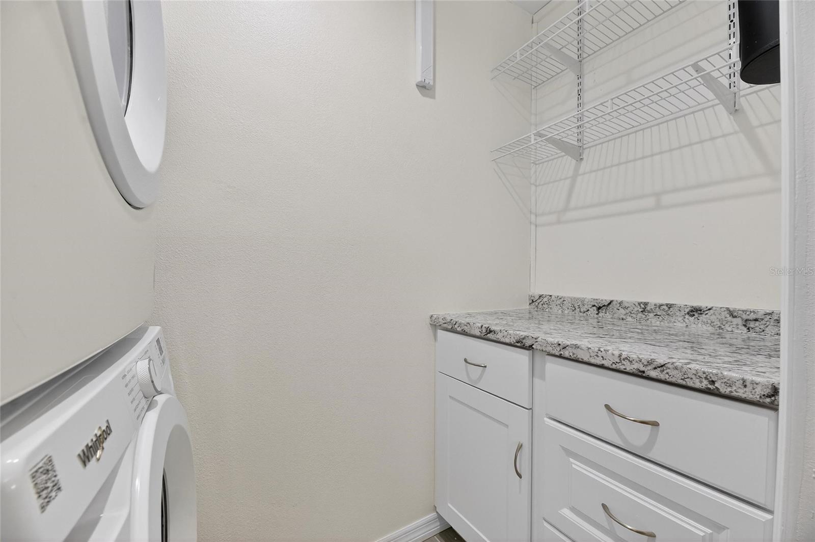 Image 38 of 49 For 8050 Carolyn Street Ne