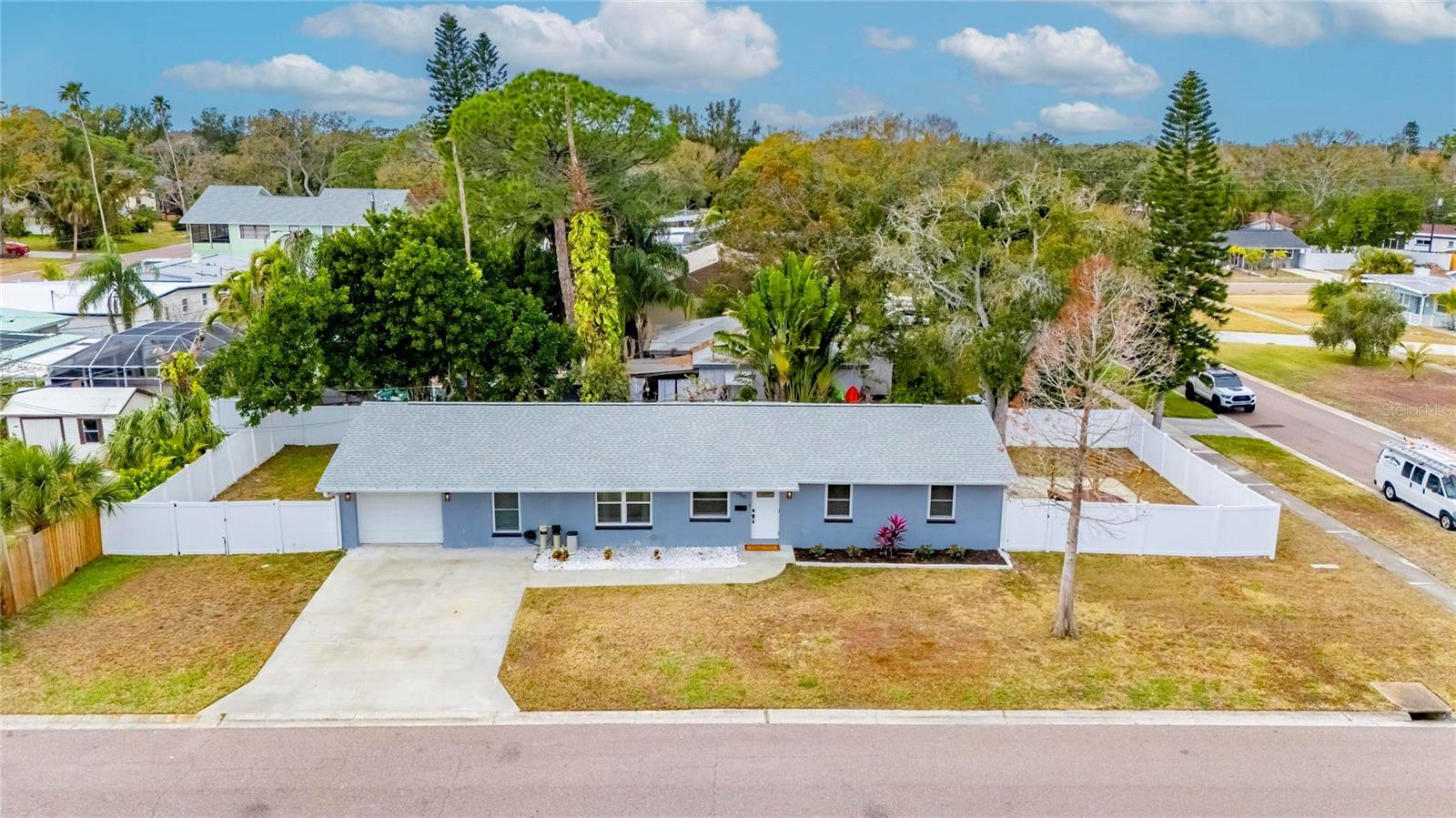 Image 45 of 49 For 8050 Carolyn Street Ne