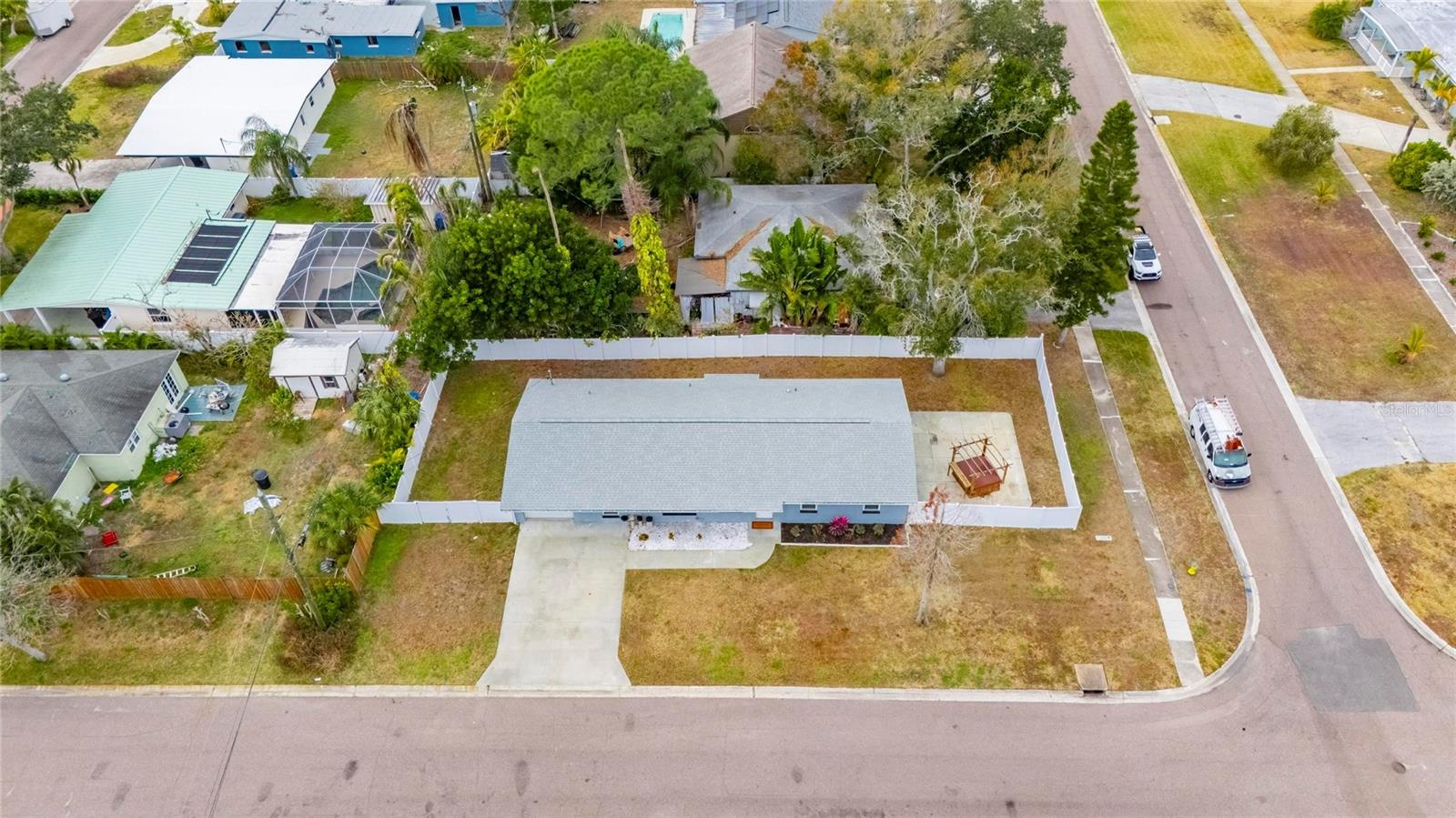 Image 47 of 49 For 8050 Carolyn Street Ne