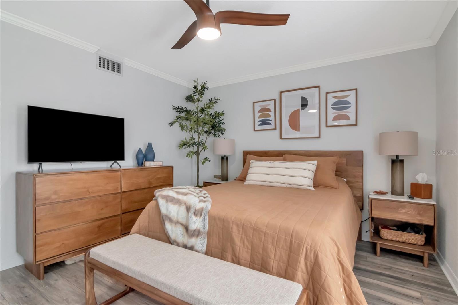 Image 12 of 32 For 708 Lyndhurst Street 123