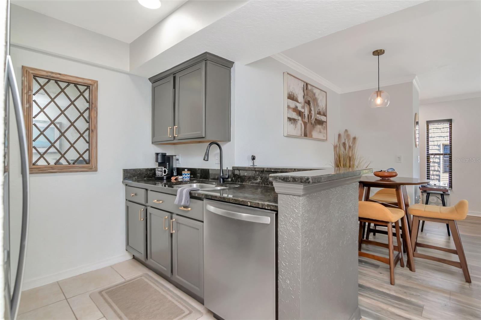 Image 15 of 32 For 708 Lyndhurst Street 123