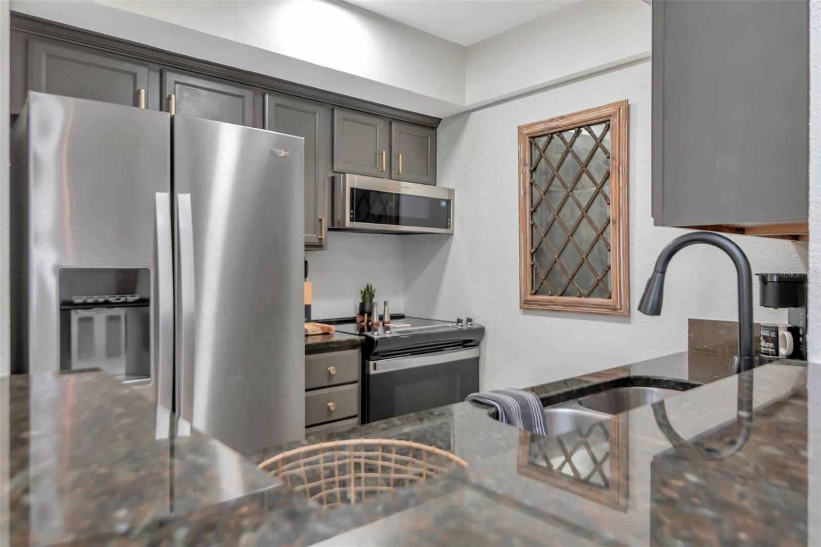 Image 17 of 32 For 708 Lyndhurst Street 123