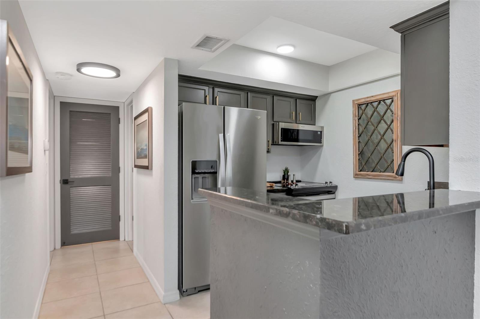 Image 18 of 32 For 708 Lyndhurst Street 123