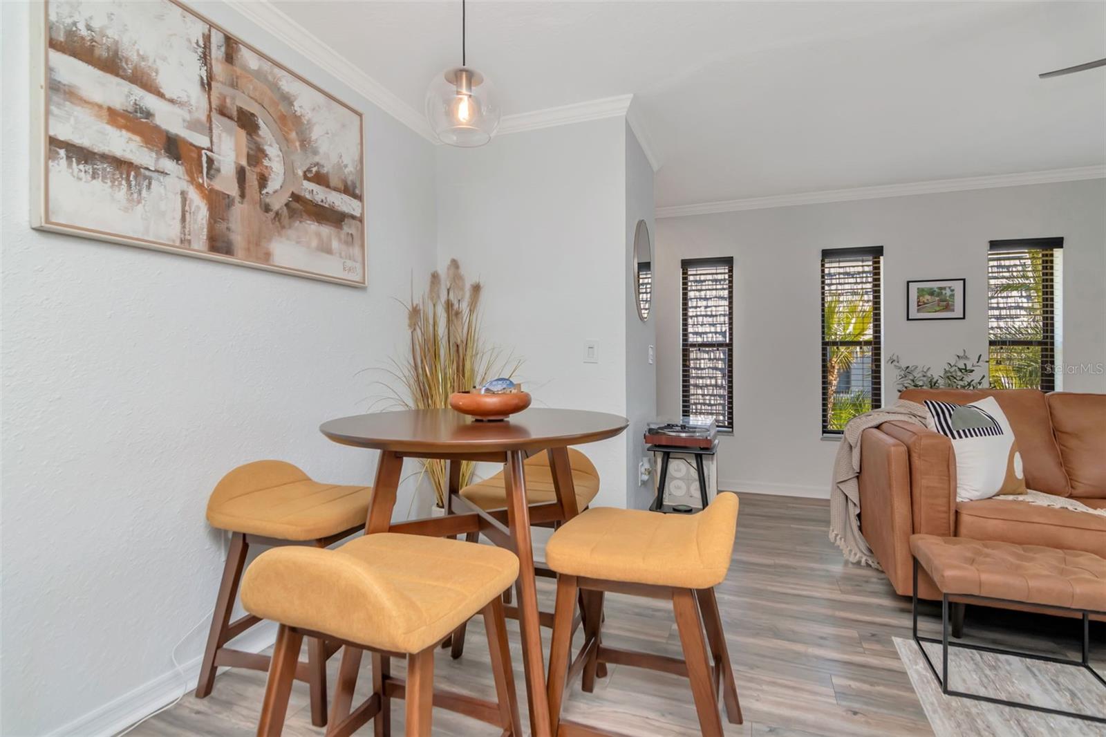 Image 19 of 32 For 708 Lyndhurst Street 123