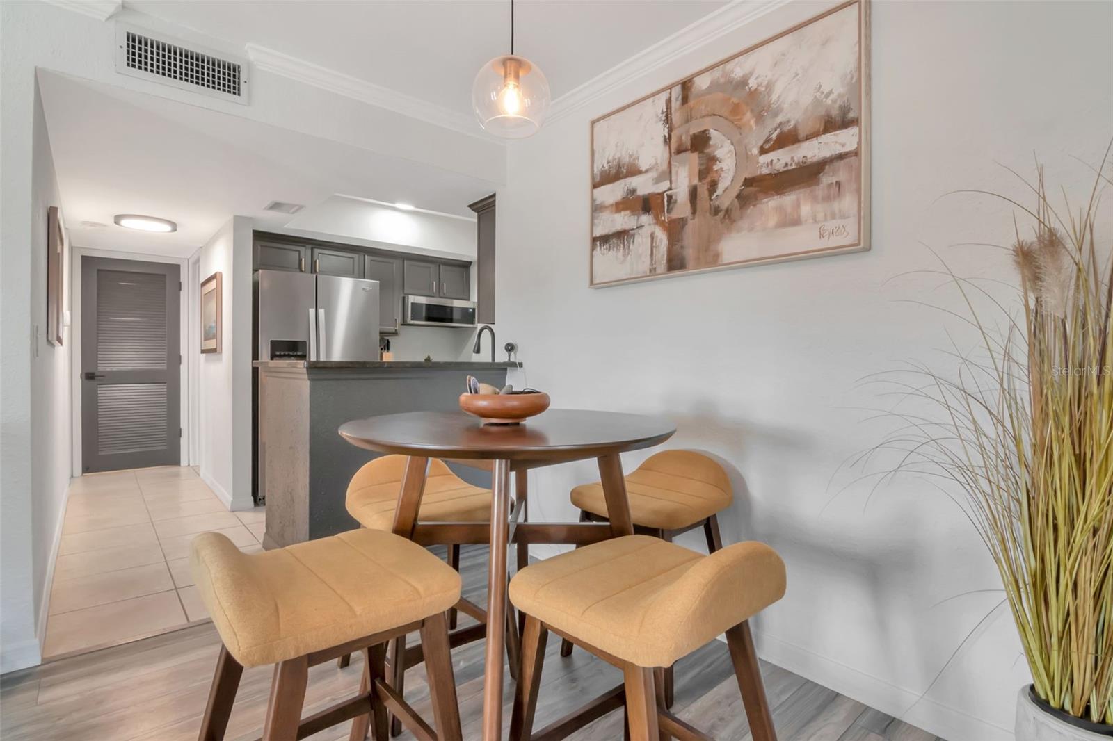 Image 20 of 32 For 708 Lyndhurst Street 123