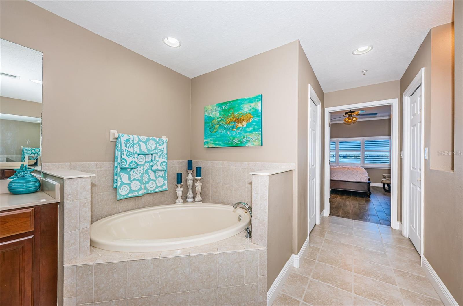 Image 28 of 73 For 7194 Key Haven Road 505