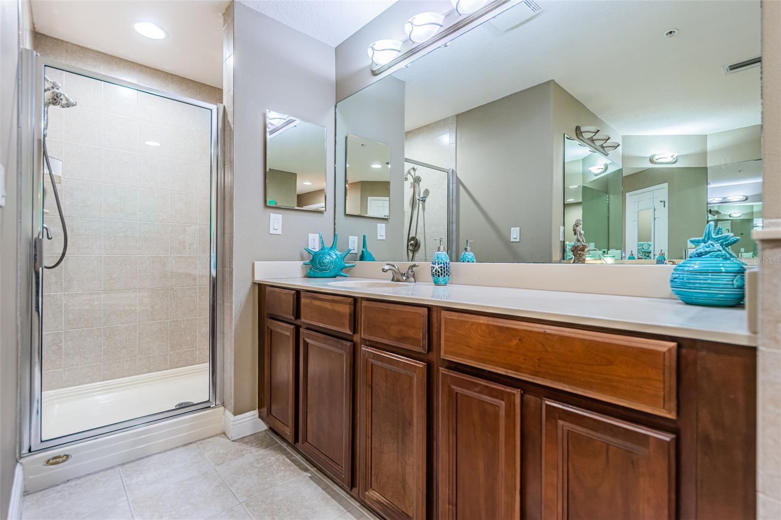 Image 30 of 73 For 7194 Key Haven Road 505