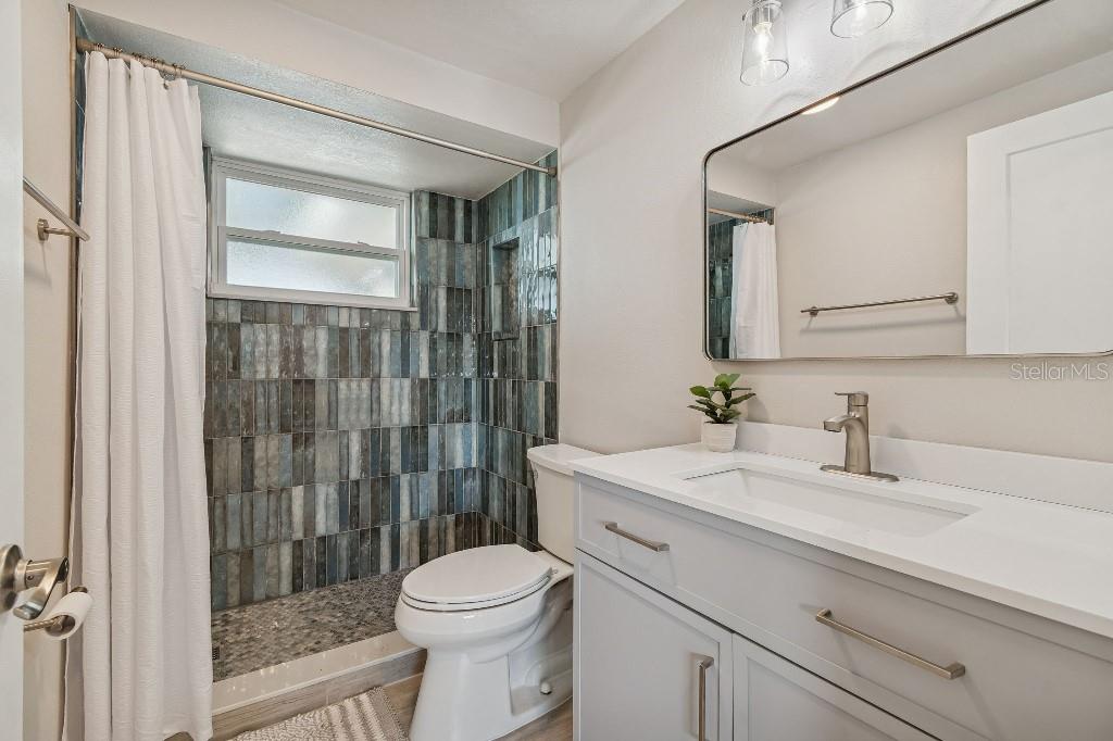 Listing photo id 19 for 1147 Rushmore Drive