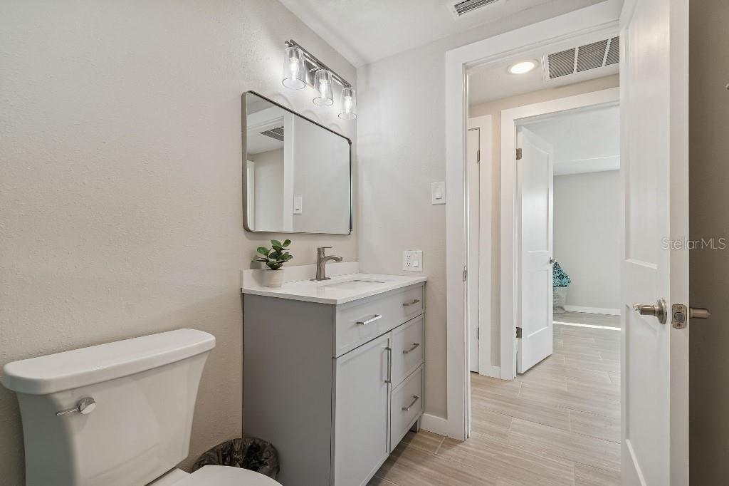 Listing photo id 20 for 1147 Rushmore Drive