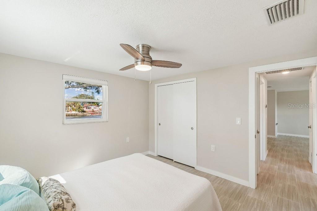 Listing photo id 22 for 1147 Rushmore Drive