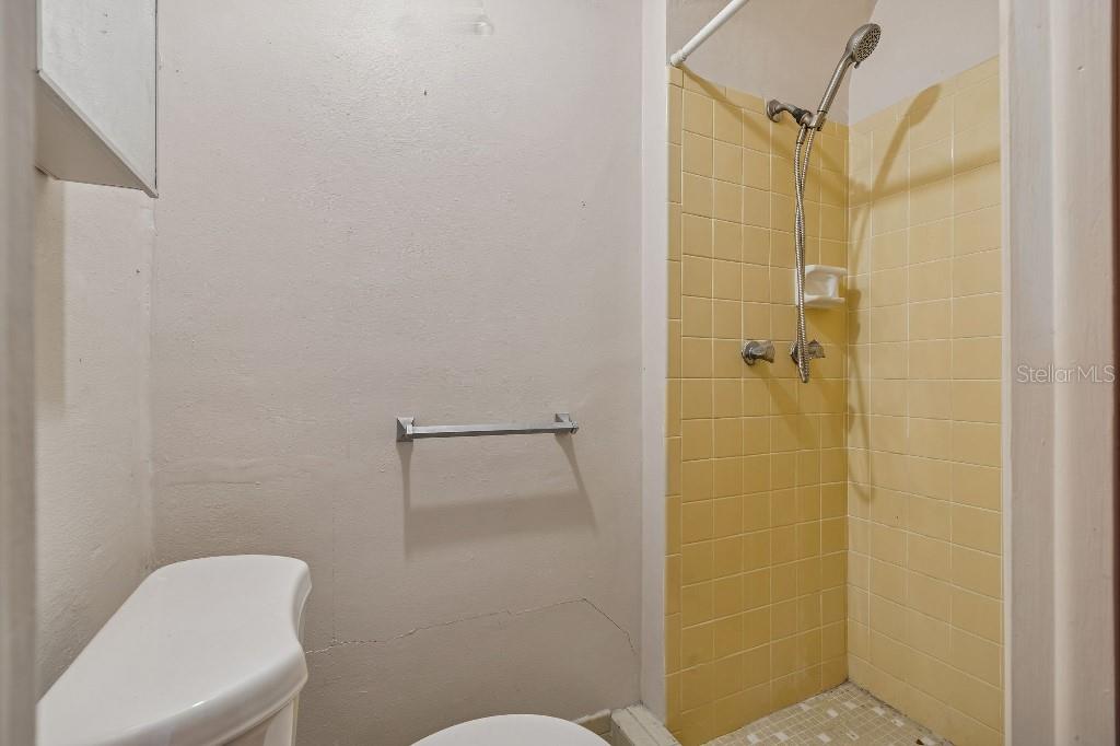 Listing photo id 37 for 1147 Rushmore Drive