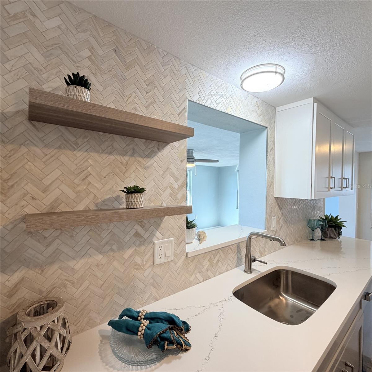 Listing photo id 44 for 1147 Rushmore Drive