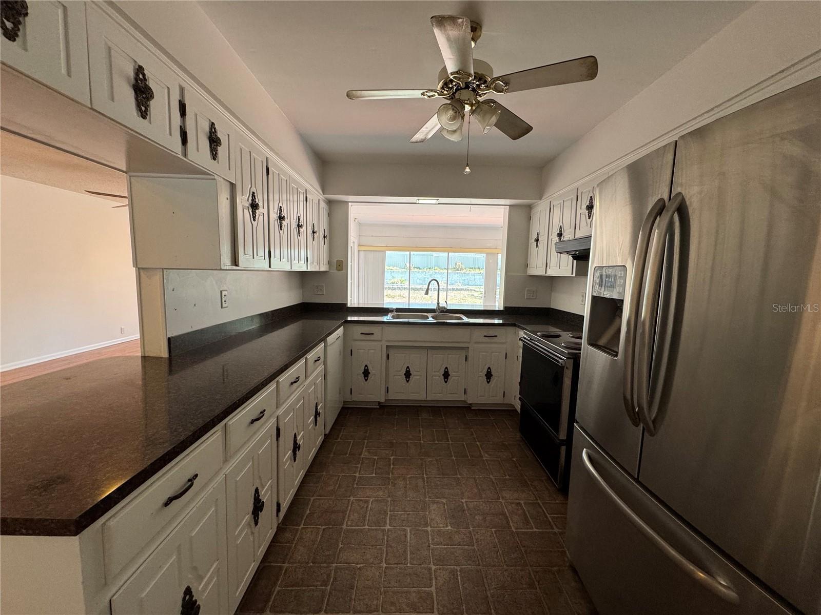 Image 10 of 29 For 240 Nassau Road