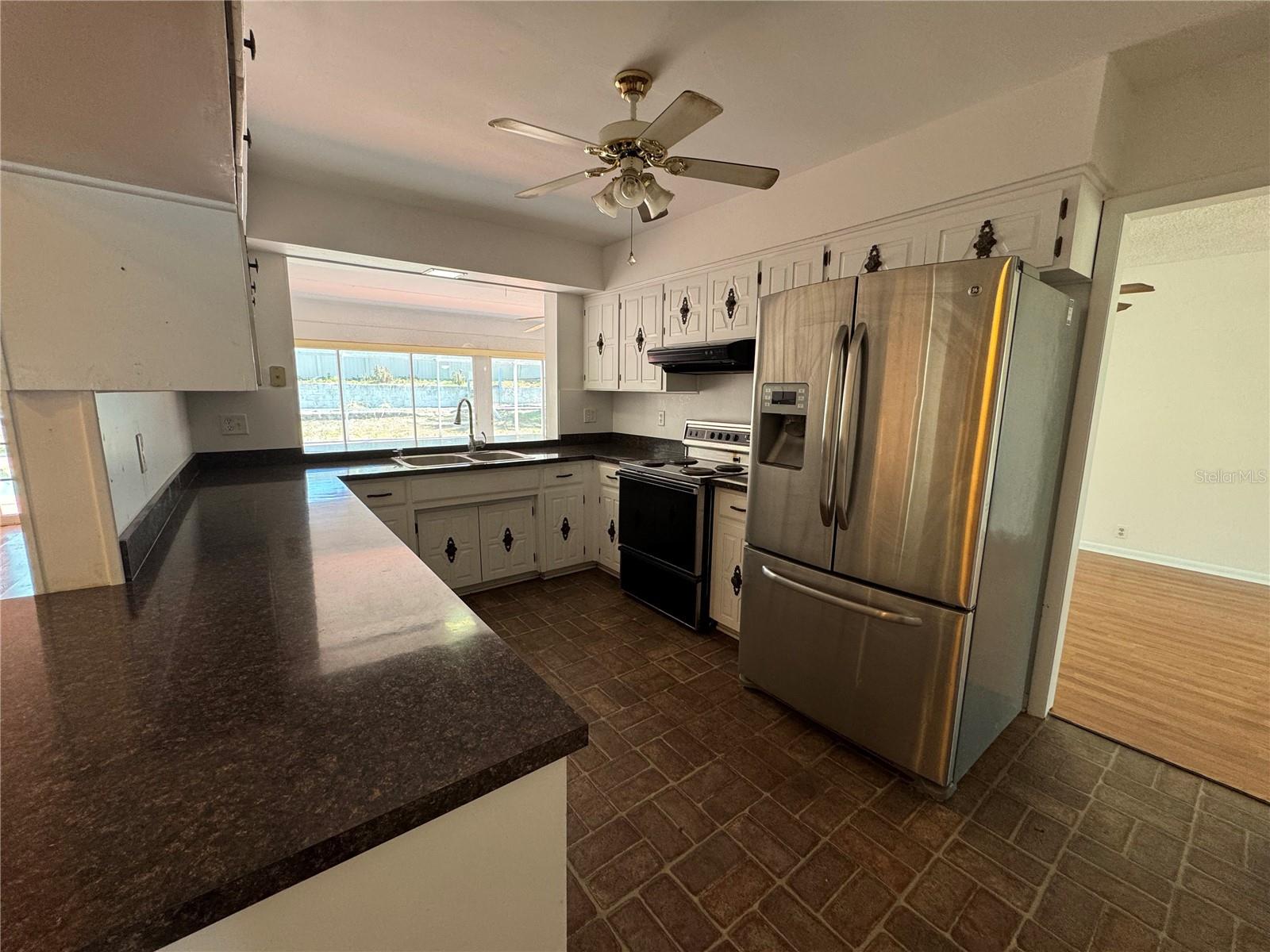 Image 11 of 29 For 240 Nassau Road