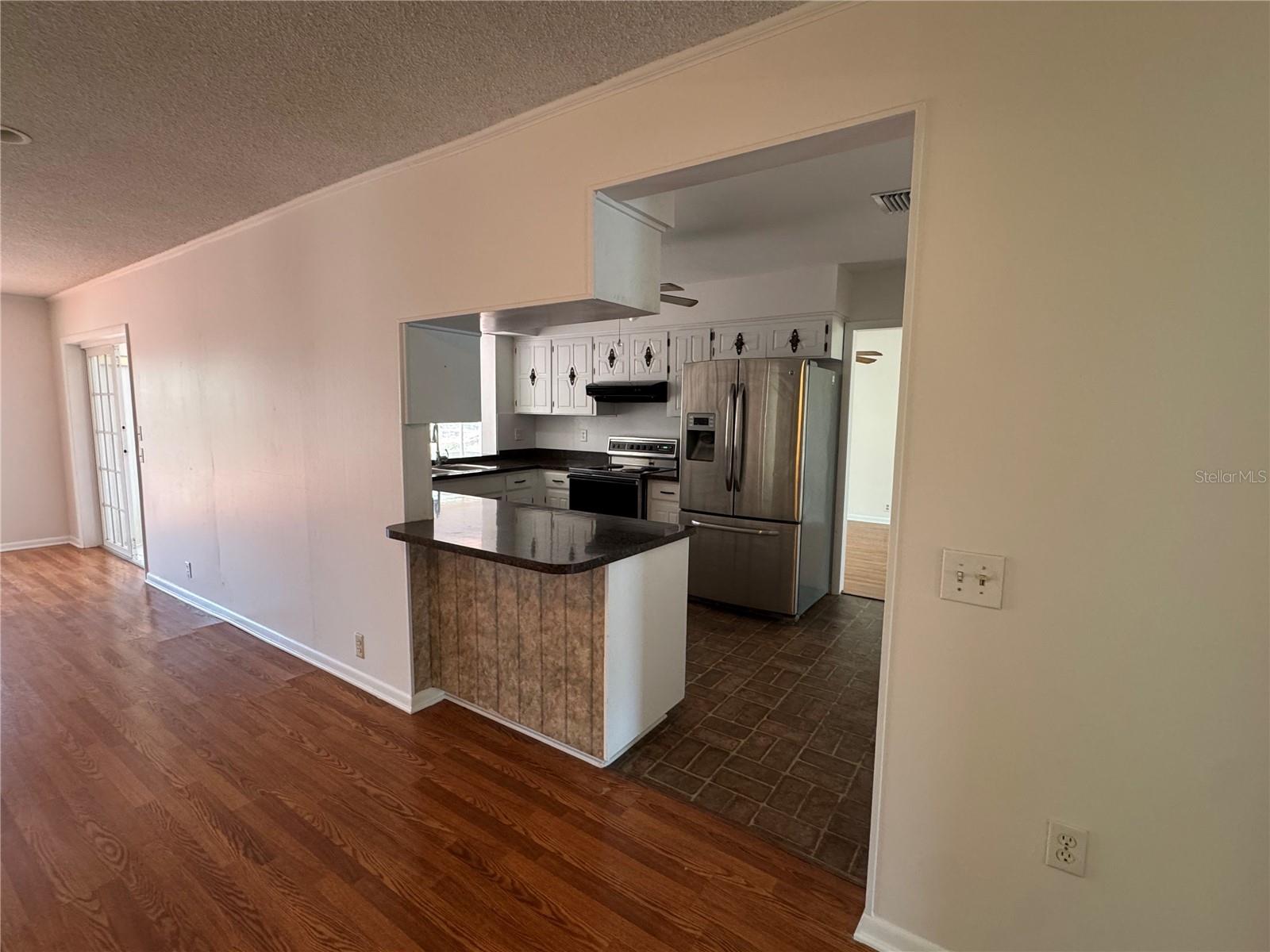 Image 12 of 29 For 240 Nassau Road