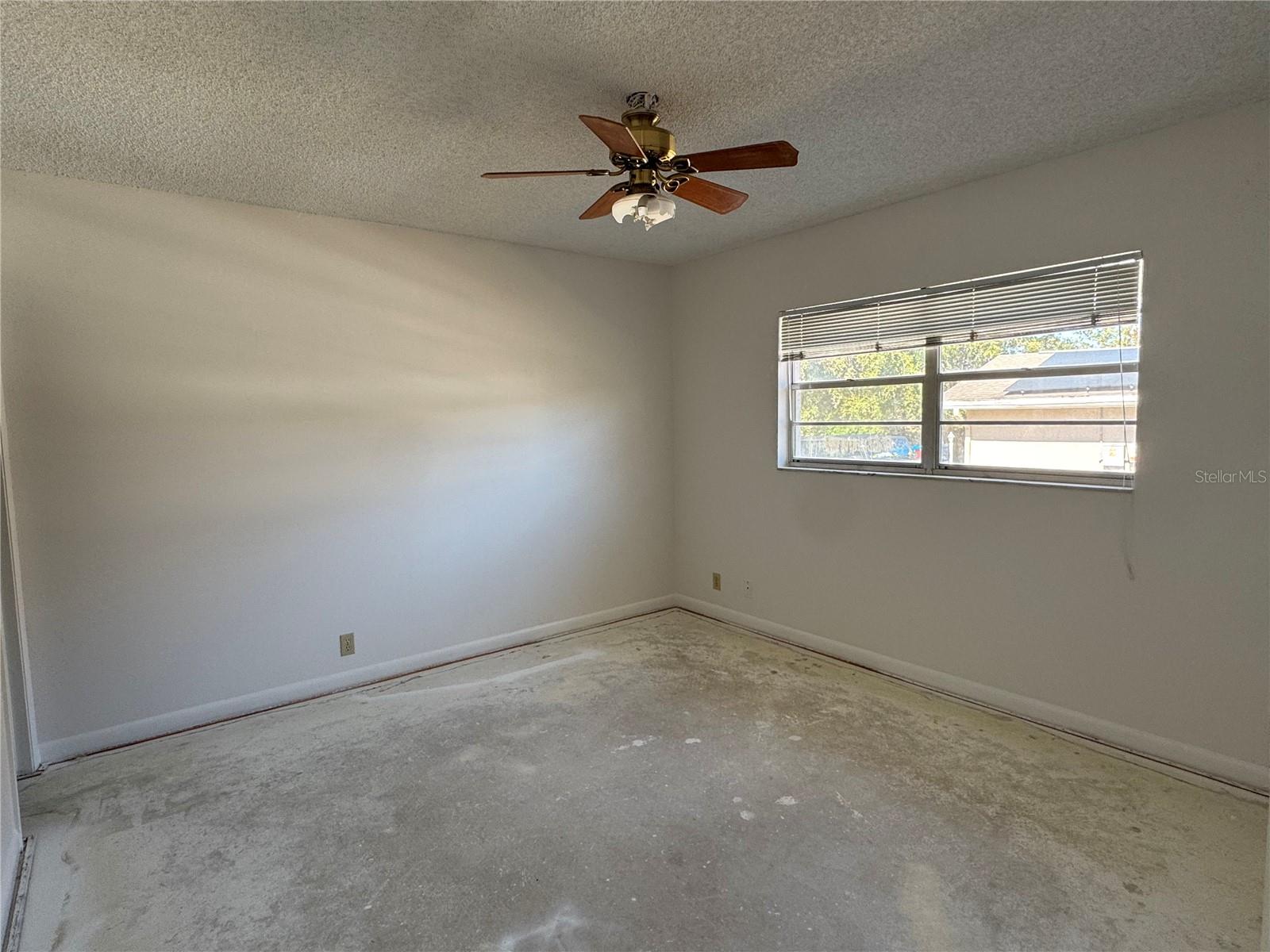 Image 23 of 29 For 240 Nassau Road