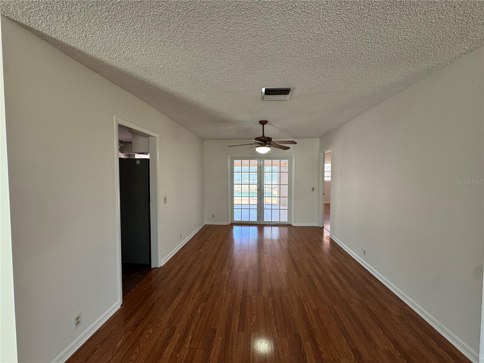 Image 8 of 29 For 240 Nassau Road