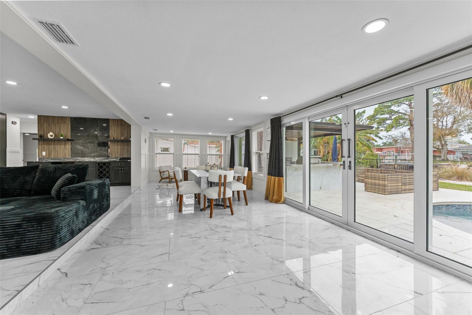 Image 13 of 49 For 4440 Huntington Street Ne