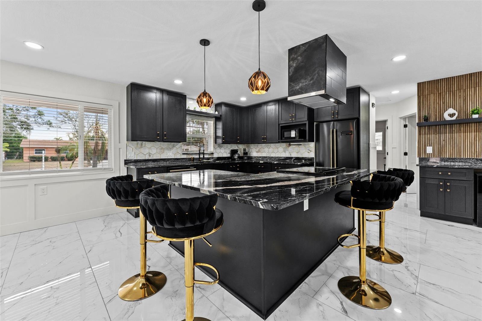 Image 4 of 49 For 4440 Huntington Street Ne