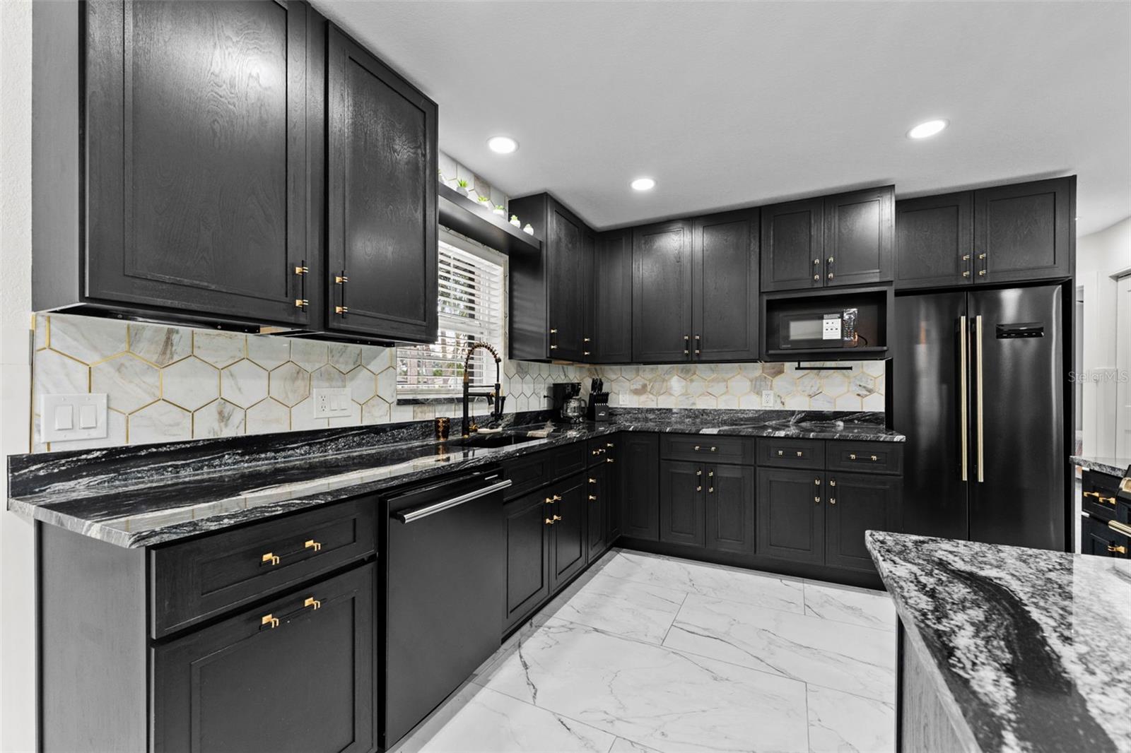 Image 5 of 49 For 4440 Huntington Street Ne